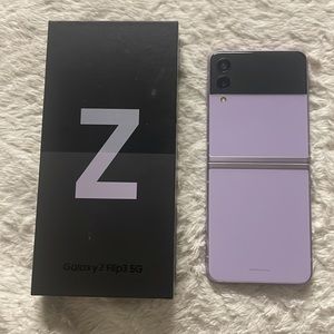 Galaxy Z Flip3 5G 128GB in Lavender